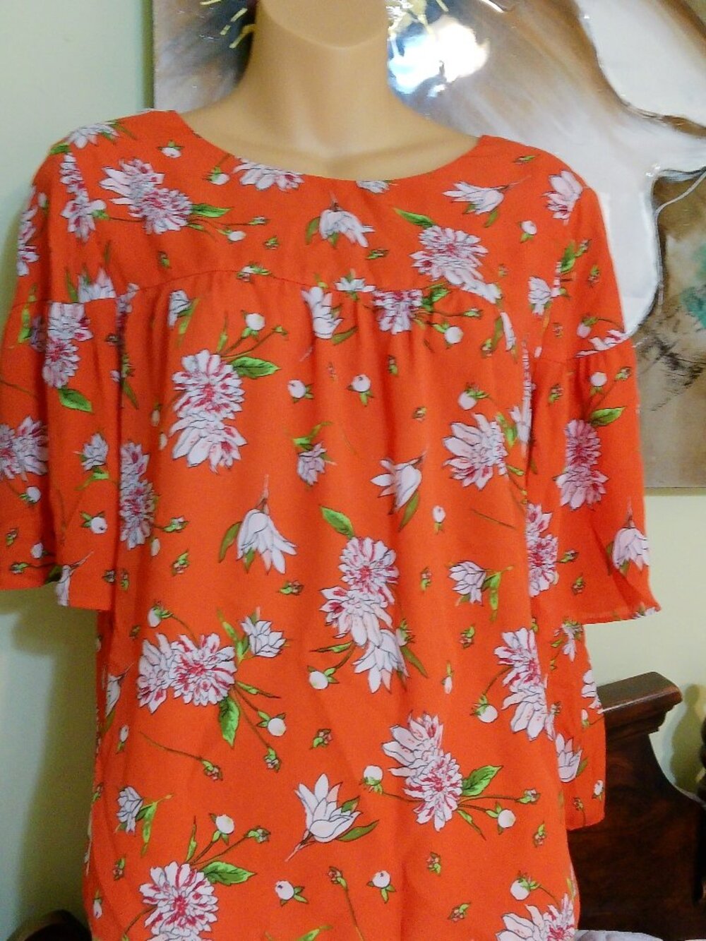 LOFT TOP SIZE SMALL ORANGE FLORAL TOP GOOD CONDITION